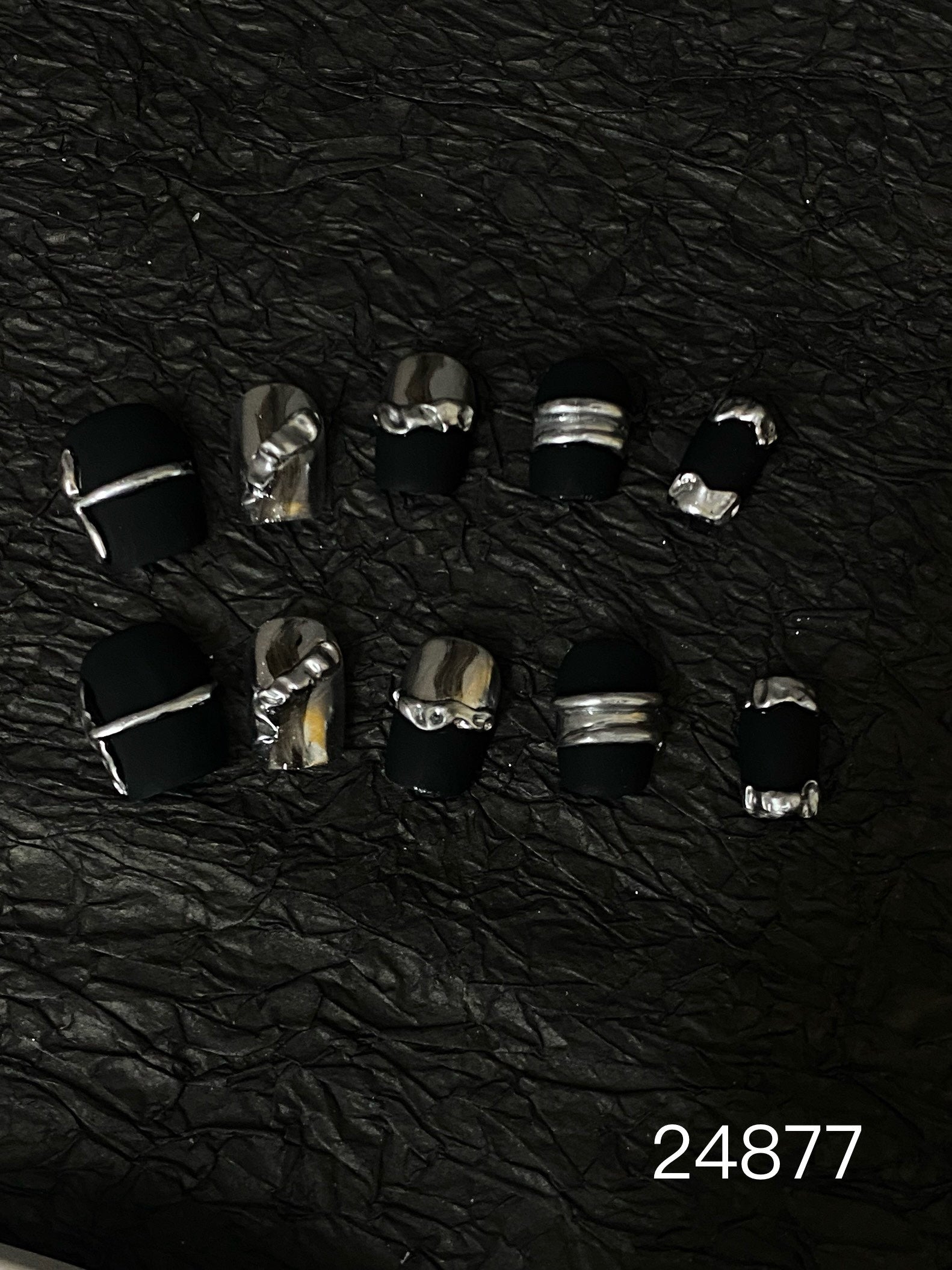 Short/ Black & silver