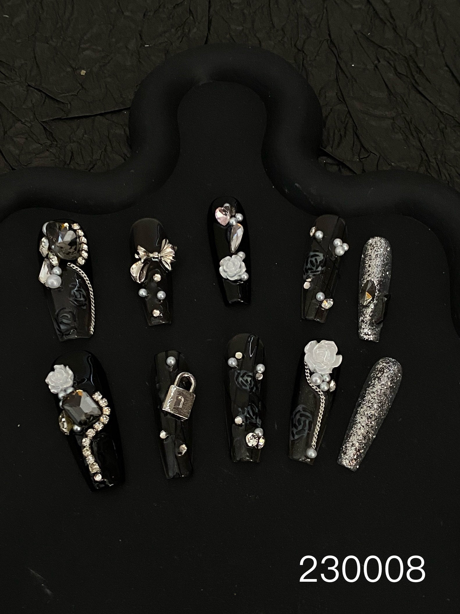 Luxury/ Black rossie