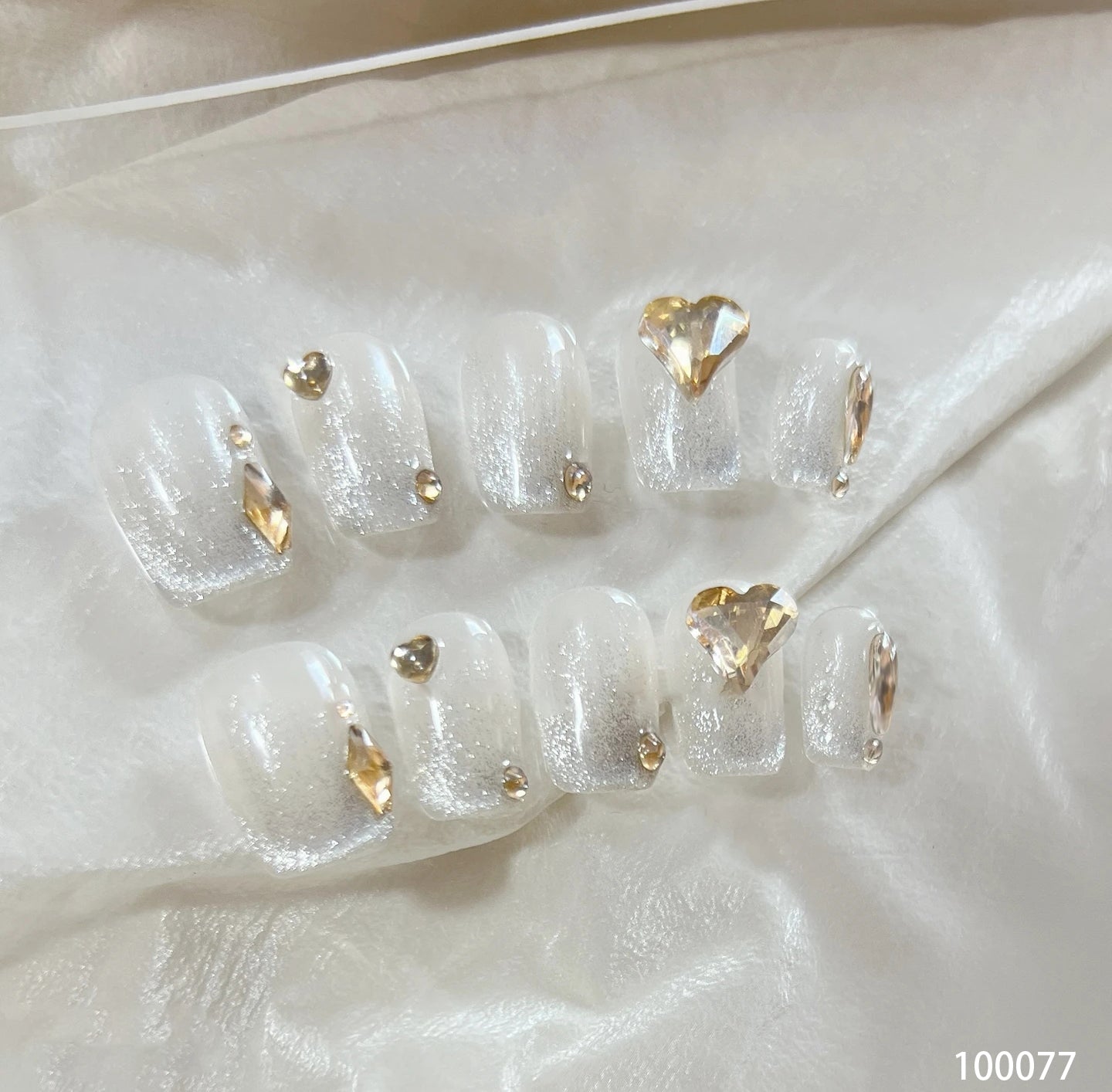 Cats eye & heart 100077