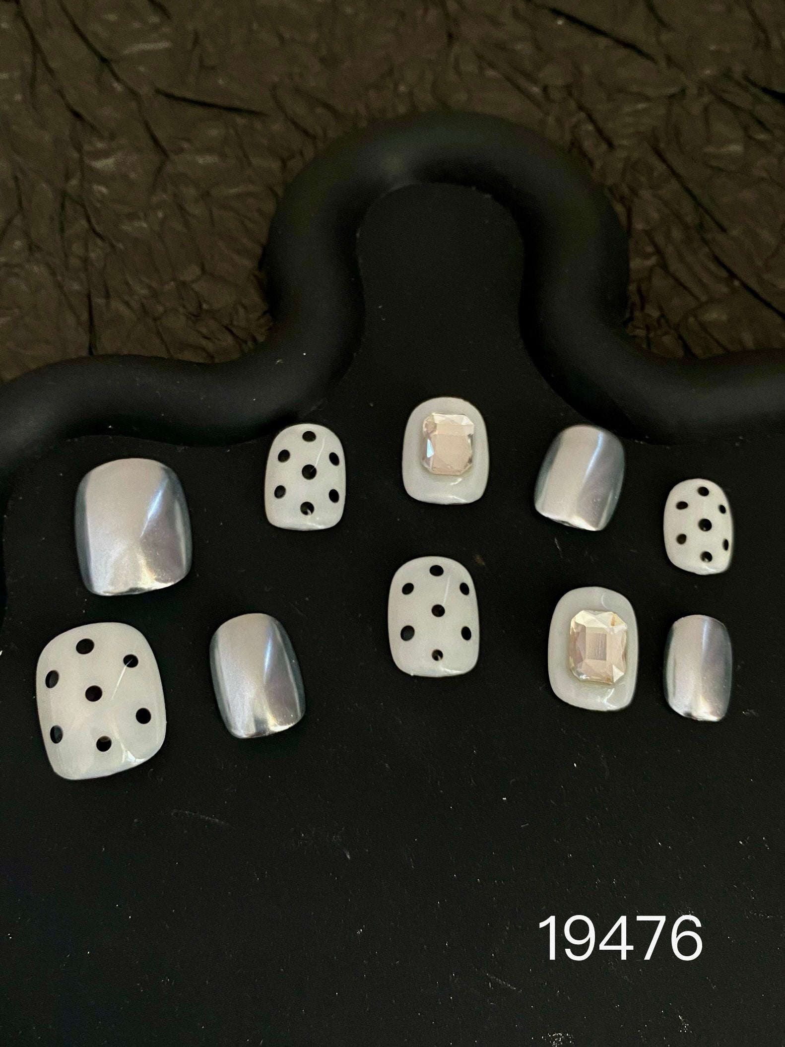 Short/ Sweet dot