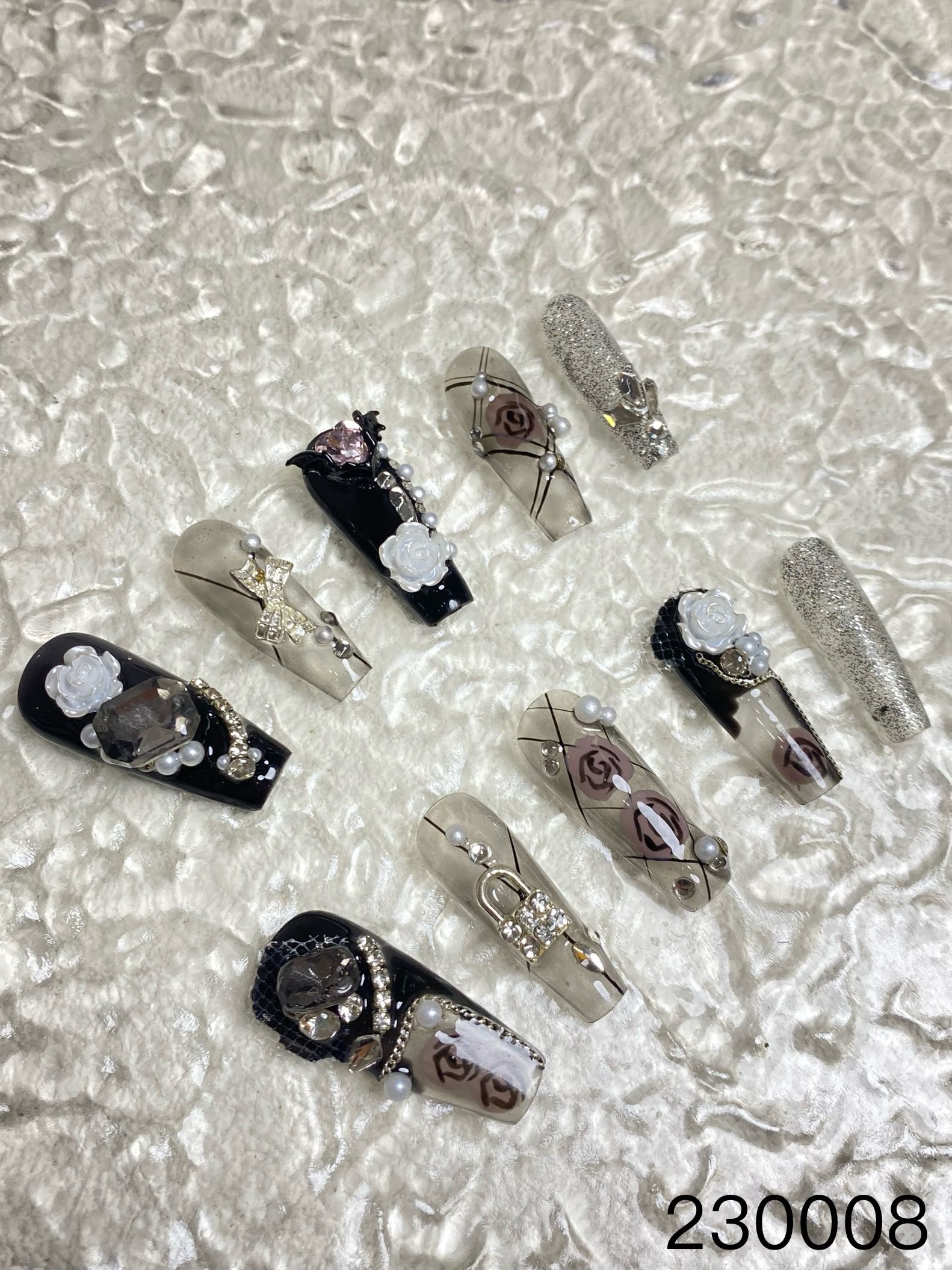 Luxury/ Black rossie