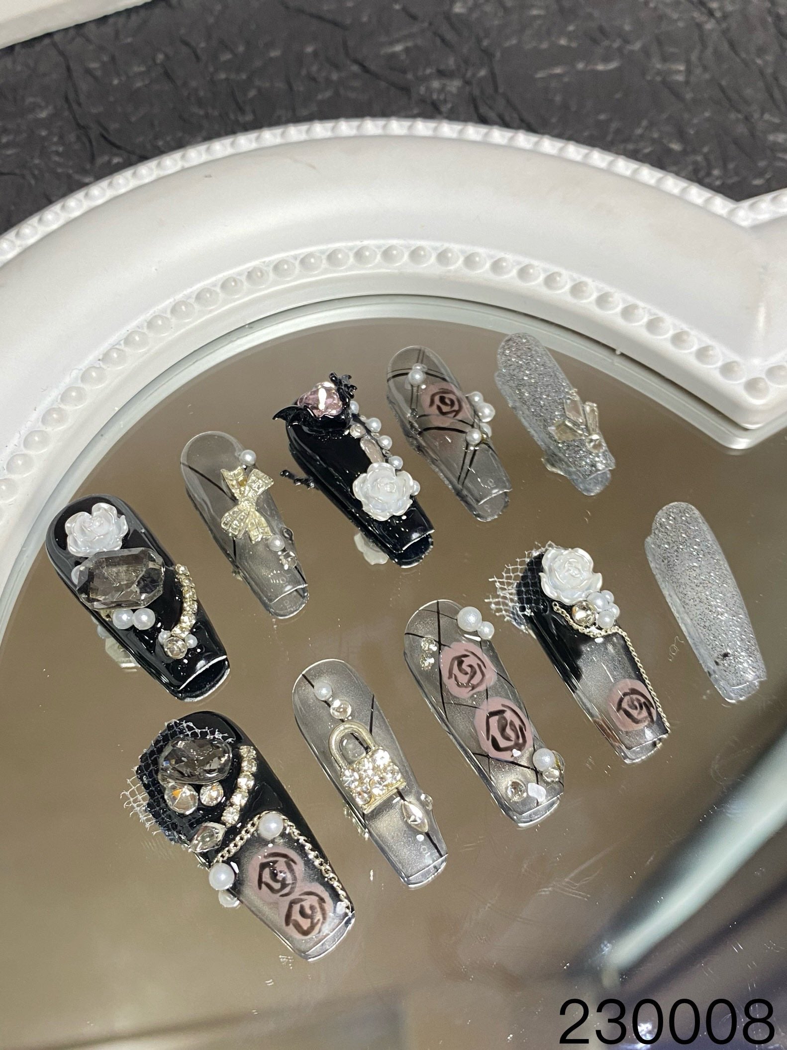Luxury/ Black rossie