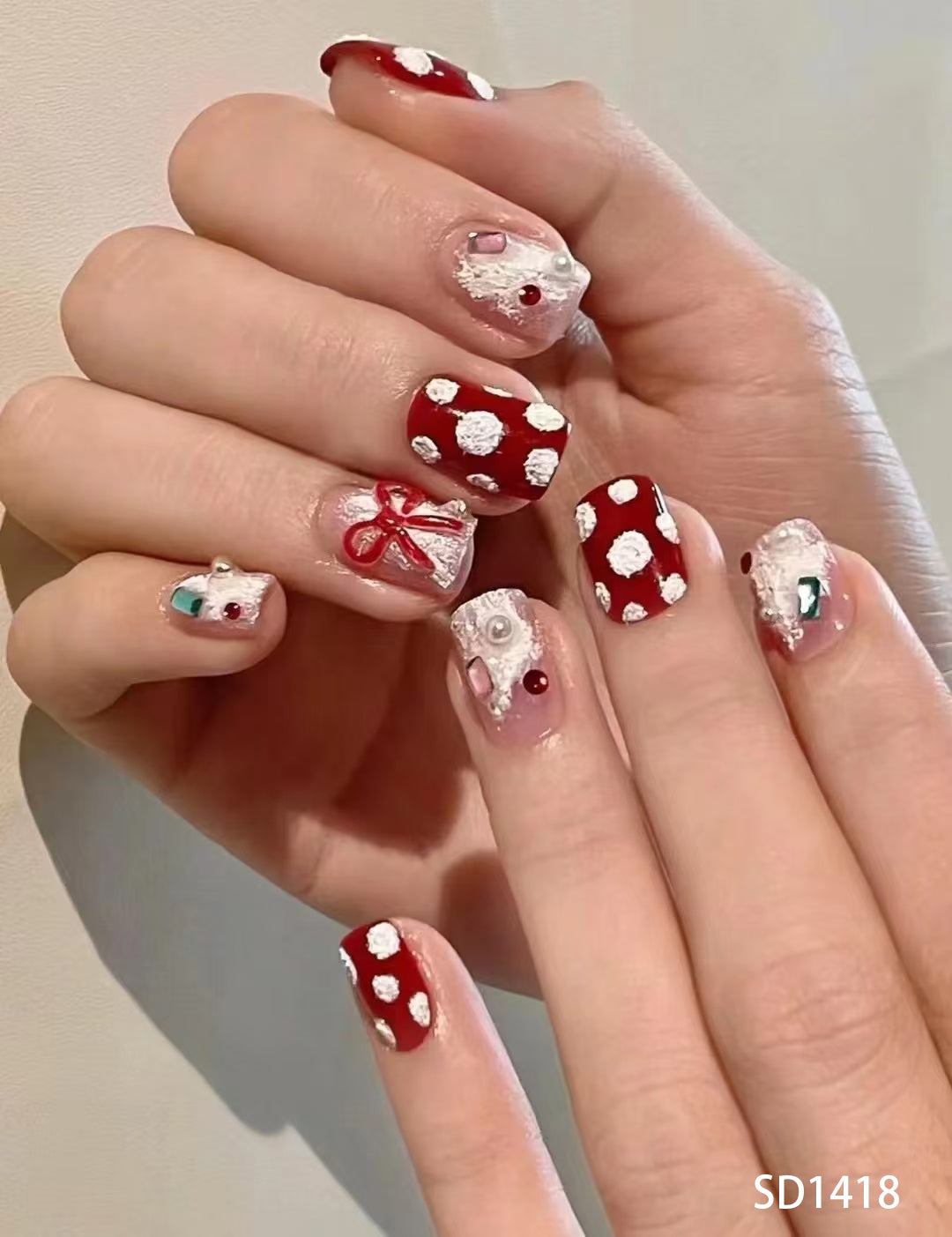 Crimson Dots Nails SD1418