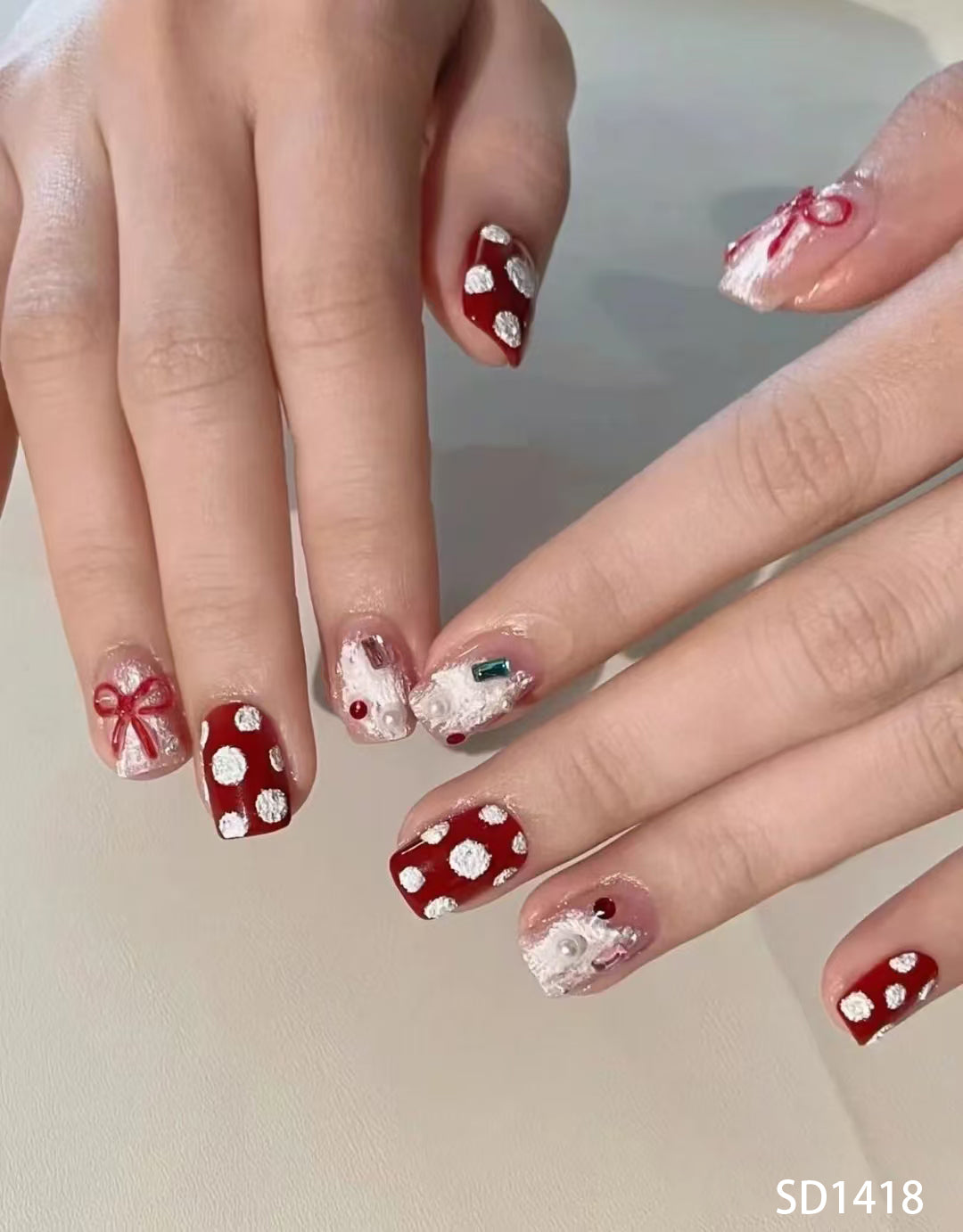 Crimson Dots Nails SD1418