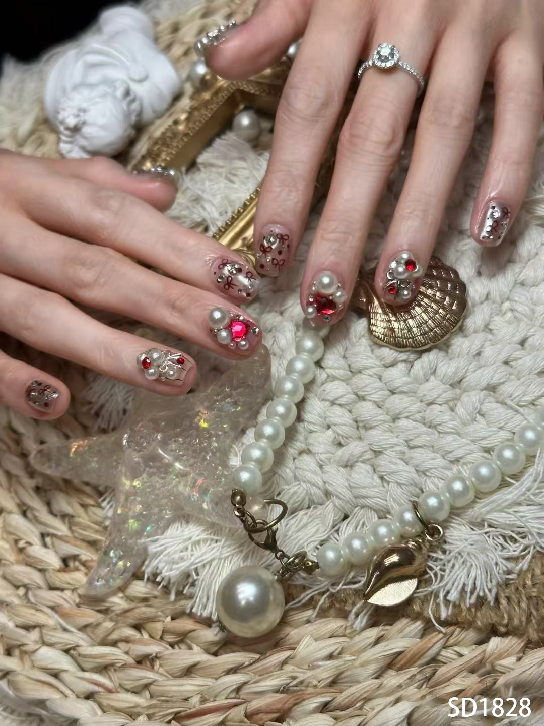 Glimmered Gift Nails SD1828